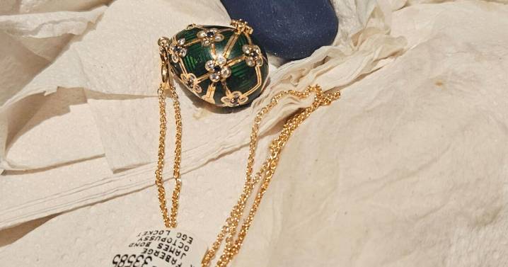 New Zealand police recover swallowed Fabergé pendant