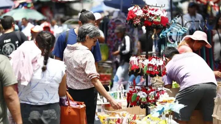 La presión de las celebraciones: ¿cómo afecta a las familias el peso emocional y financiero de fin de año?