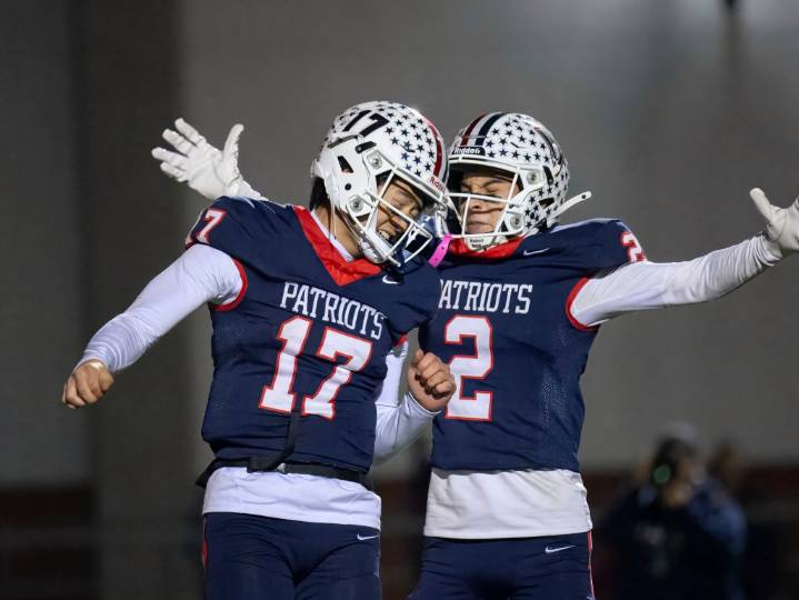 Beckman football beats Hillcrest in fierce battle for 4-A regional title – Orange County Register
