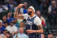 Anthony Davis logra 24 puntos y 14 rebotes en victoria de Mavericks por 119