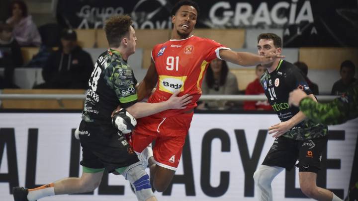 Un extraordinario Bada Huesca tumba al Torrelavega (32