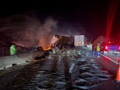 Cierran autopista Monterrey-Saltillo por incendio de tráiler