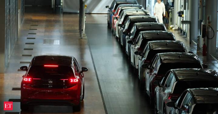 Vehicle registrations up by 2% year-on-year in November on back of sustained demand