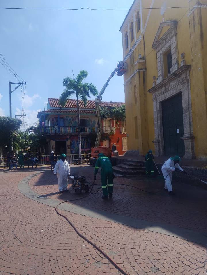 El regalo navideño continúa: Bioger prolonga sus jornadas de limpieza en el corazón de Cartagena