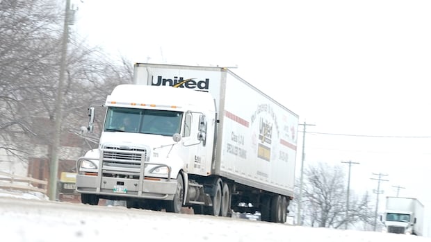Tariffs putting brakes on Manitoba trucking hires