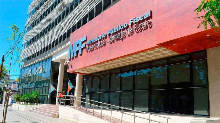 Investigan a una empleada doméstica por el presunto robo de tres anillos de oro valuados en más de $3 millones