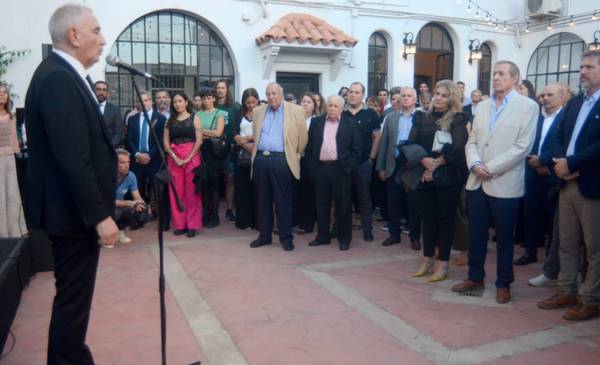 En su cierre de año, la UIBB entregó las distinciones El Forjador y aportes del programa ImpulsaRSE