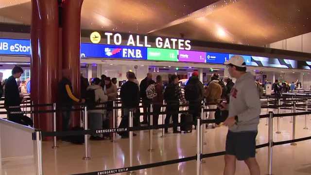 Pittsburgh International Airport holiday travelers face delays