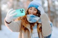 Celular HONOR con enorme batería y 12 GB de RAM. Tiene cámara de más de 100 megapixeles