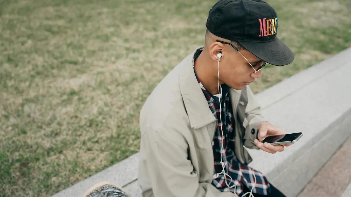 Seguimos evolucionando, aún entre pantallas