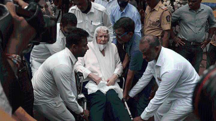 Noel Tata’s mother Simone Tata passes away – The woman behind Lakme’s growth