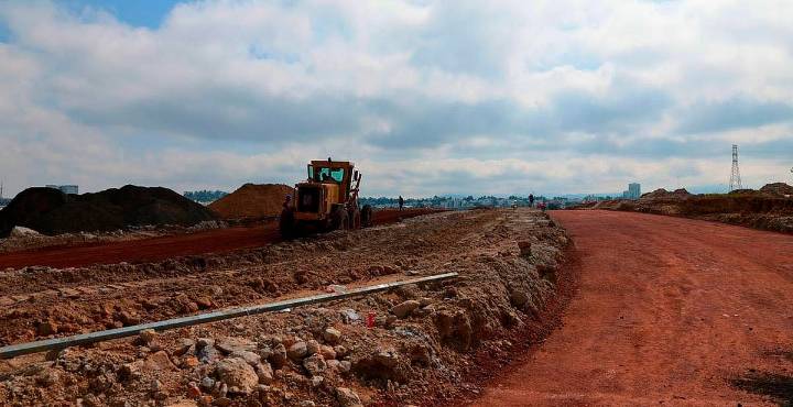 Bloqueos carreteros dejan sin asfalto y material a Morelia y atrasan obras viales