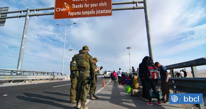 Carabineros refuerza control en ruta Arica-Chacalluta pese a que autoridades descartan alza migratoria