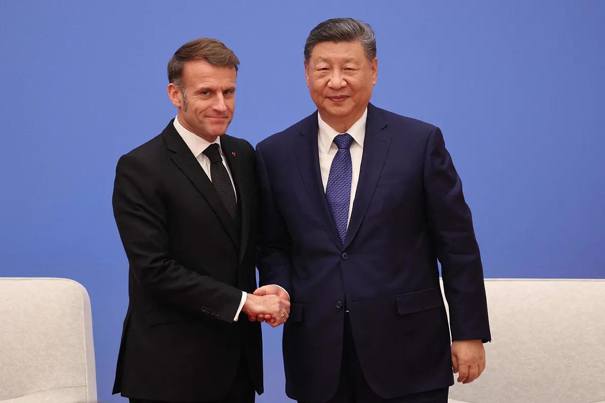 Emmanuel Macron se reúne con Xi Jinping: "Nos enfrentamos al riesgo de la desintegración del orden internacional"