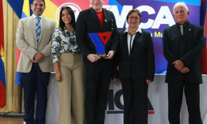 Academia Internacional de Música “Maestro José Calabrese” galardonada como “Institución del Año” en los Premios YMCA 2025