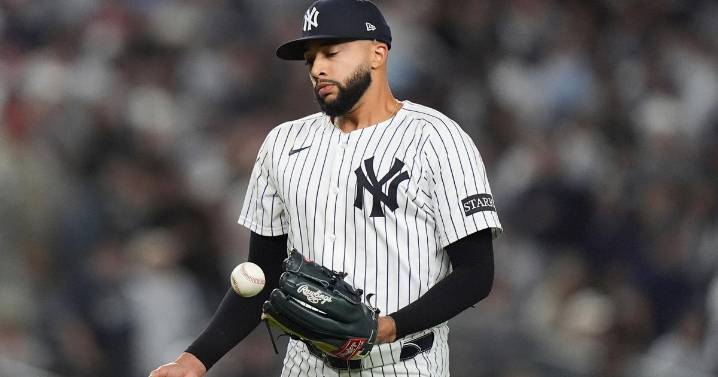 St. Louis native Devin Williams to join Mets on 3