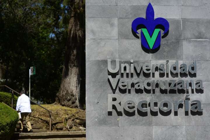 Exigen restablecer la legalidad en la UV ante próxima sesión del Consejo Universitario
