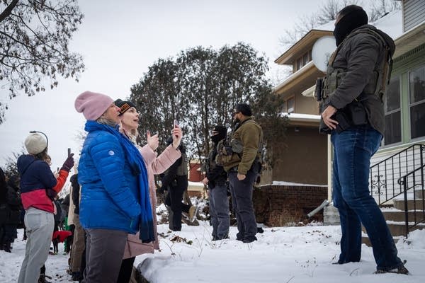 Minnesota immigrant-rights groups report surge in ICE alerts as federal arrests climb