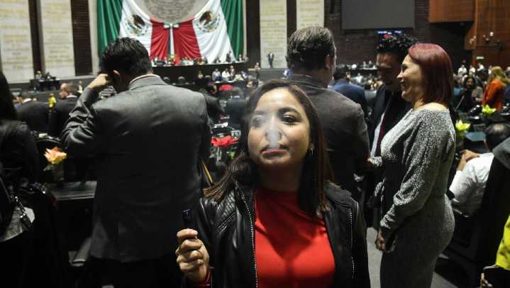 Discuten prohibición de vapeadores en San Lázaro