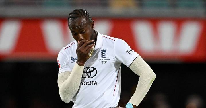 Jofra Archer slammed for bringing a pillow to England Ashes Test 