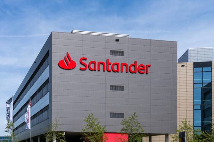 Acciones de Banco Santander ganan impulso tras mejora de analistas y nueva política de retornos al accionista