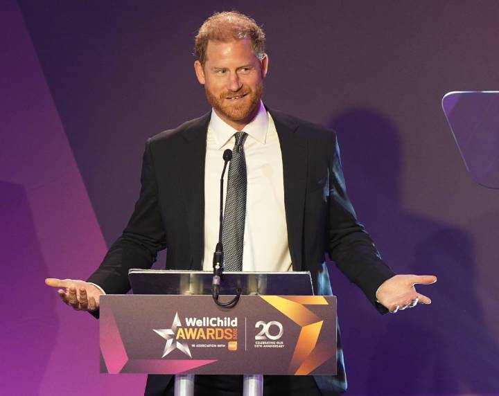 Cele|bitchy | Royalist: Prince Harry is doing a paid speech because he needs the money!