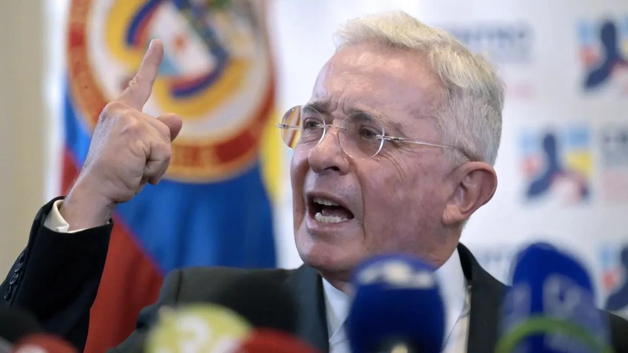 Álvaro Uribe hace un llamado a la unidad y confirma la salida de Miguel Uribe Londoño