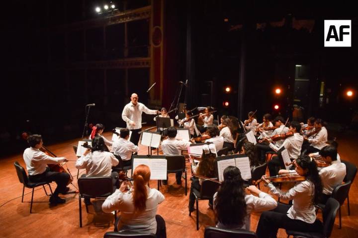 Cultura Colima inició con temporada de conciertos navideños en el Teatro Hidalgo