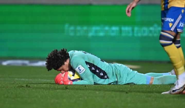¡Ya es amigo de los triunfos! Guillermo Ochoa y el AEL suman nueva victoria