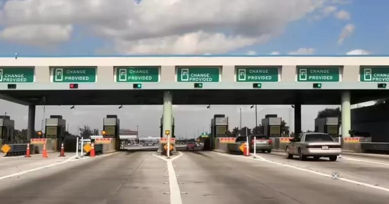 Gadkari Announces Nationwide Shift to New Electronic Toll System Within a Year