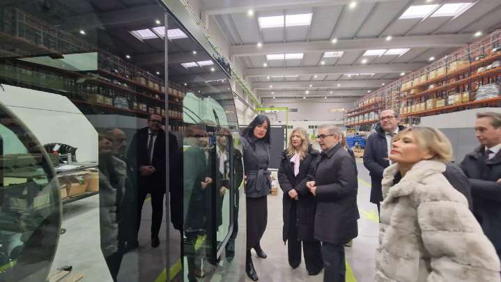 Up Lifting invertirá 10 millones en ampliar sus instalaciones en Plhus y creará unos 30 empleos