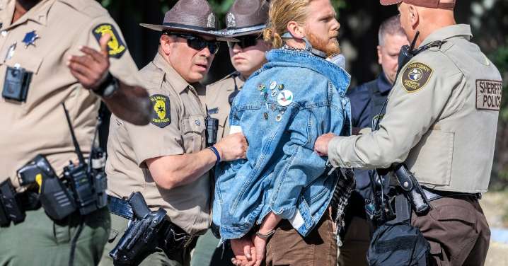 Revelan detenciones de ICE a migrantes sin historial penal en 9 meses de administración de Trump