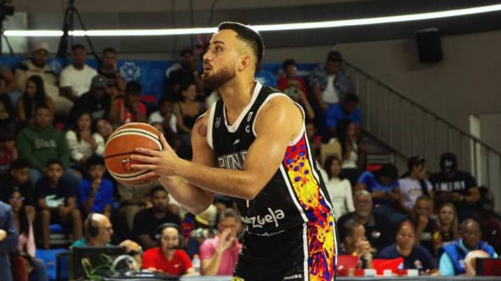 José Bracho fue cambiado de Pioneros a Spartans