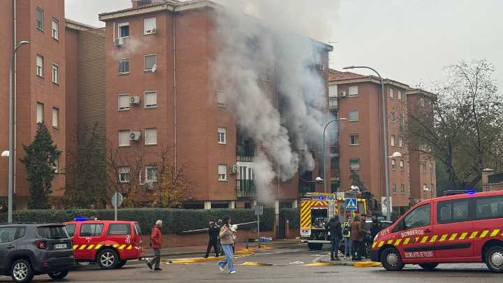 Un incendio en un edificio de viviendas en Toledo deja al menos 8 personas hospitalizadas