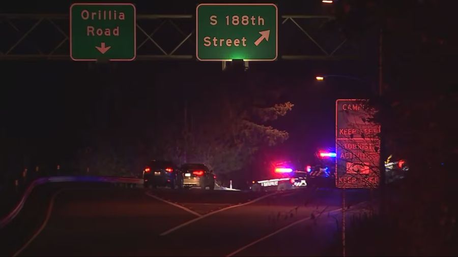 Shots fired at officers in South Seattle late Saturday night