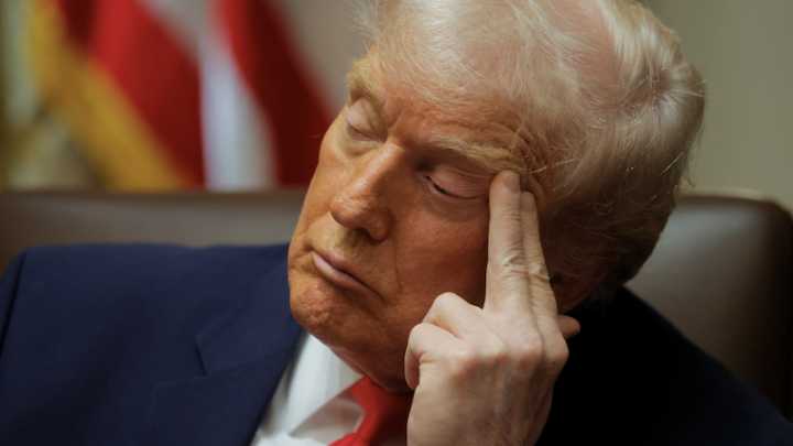 'Commander in sleep' Trump mocked for 'fighting back' snooze as Cabinet members praise him