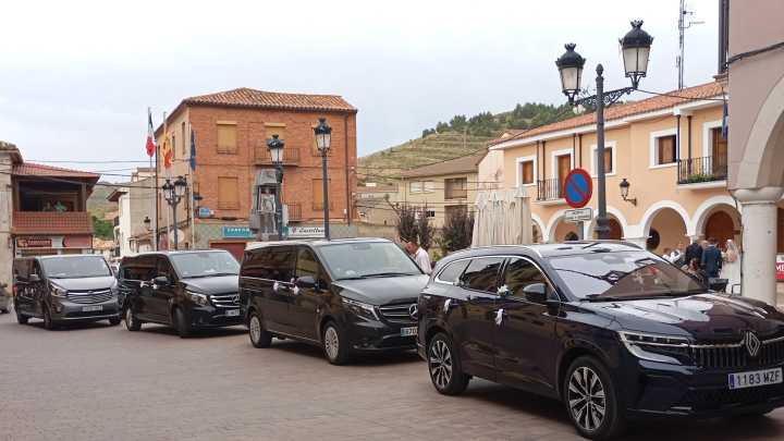 El nuevo concurso de transporte escolar en Aragón pone en jaque al taxi rural