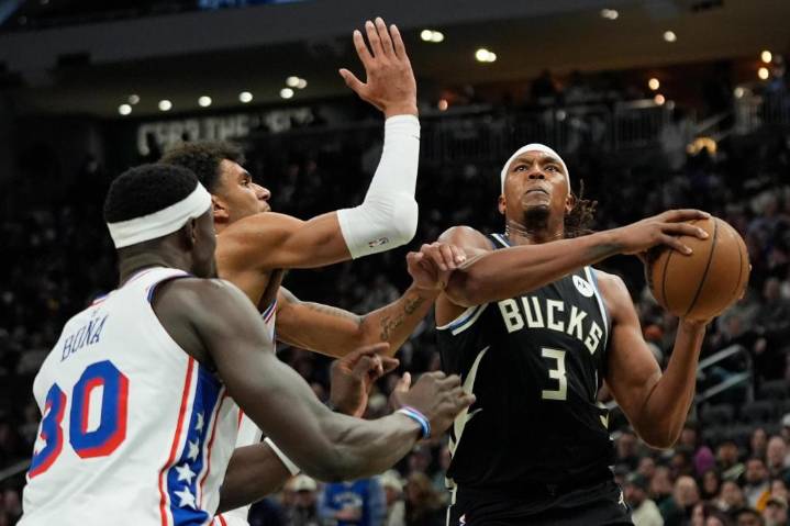 Big night from bench players helps 76ers beat Bucks 116