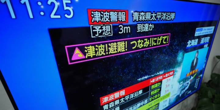 Magnitude 7.6 quake triggers a tsunami on Japan’s northern coast, several injuries reported