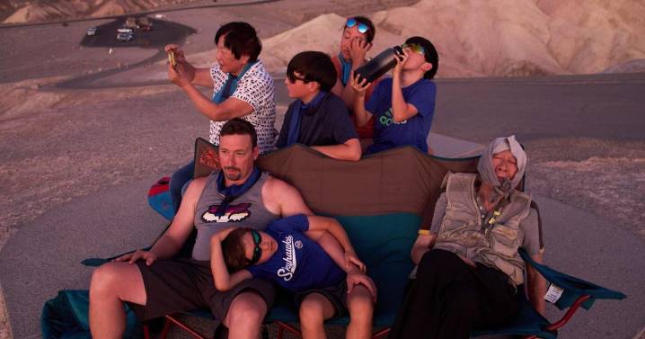 AP photographers capture destruction, heartache and resilience as climate change advanced in 2025