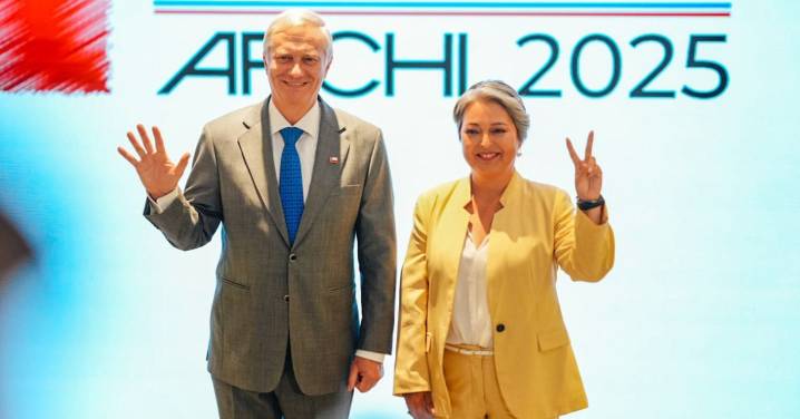 Tienen debate más tenso de lo habitual Jara y Kast a 11 días de presidenciales en Chile