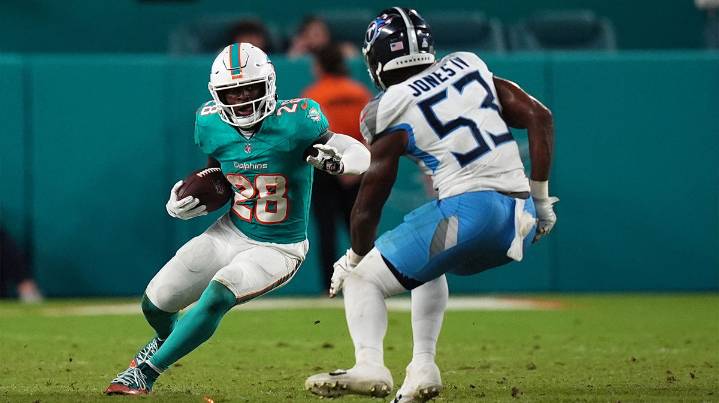 Dolphins RB Devon Achane drops bold take on potential Tyreek Hill, Jaylen Waddle race