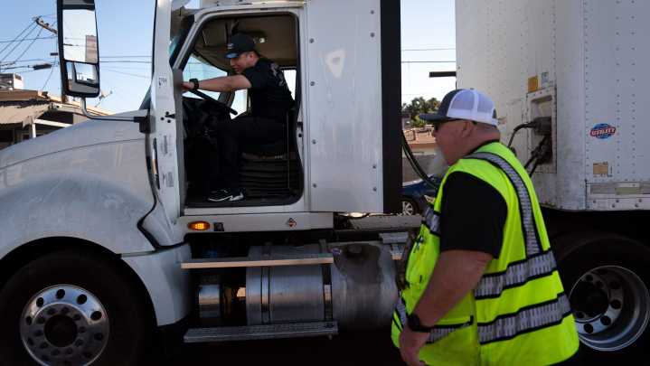 44% of trucking schools don't comply with government rules, according to federal review