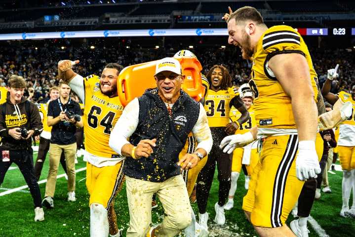 Lance Taylor becomes million-dollar coach with new WMU football contract