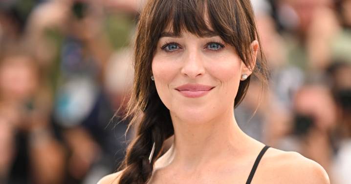 Dakota Johnson Wore 95 Carats Of Diamonds At A Film Festival