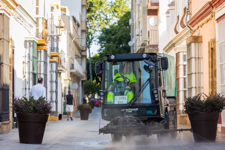 El nuevo contrato de limpieza: nueva maquinaria, vehículos, senderos, servicio de plagas...