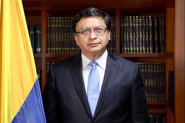 Juez ordena al magistrado Jorge Enrique Ibáñez retractarse por señalamientos contra madre de su hijo