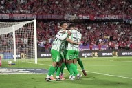 VIDEO: Así fue la batalla campal entre jugadores de Nacional y Medellín en el clásico paisa -