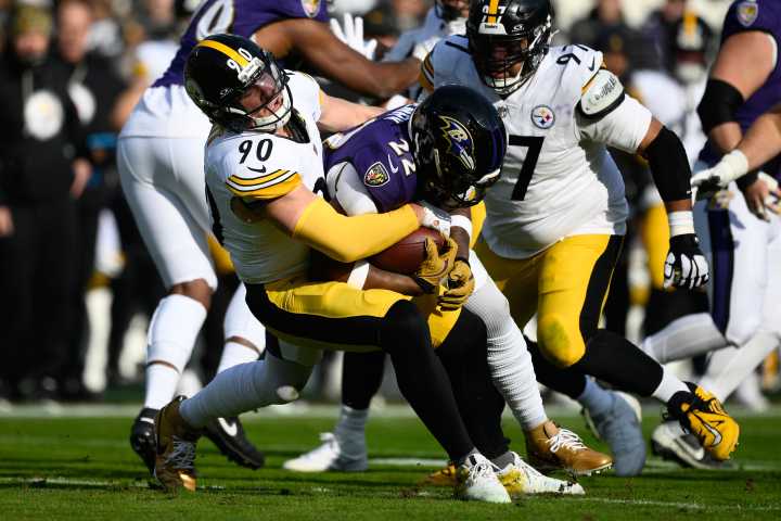 Steelers LB TJ Watt hospitalized after experiencing discomfort in his lungs
