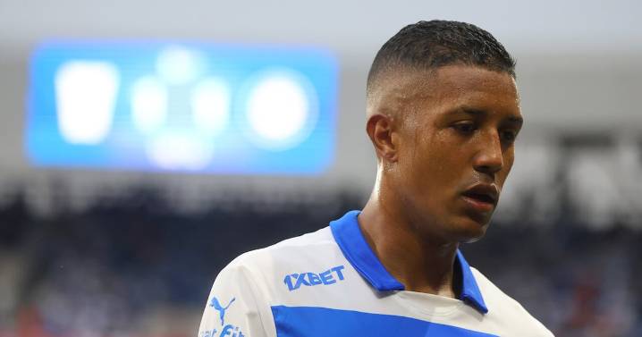 “Hace un mes mandé una propuesta y no me han respondido”: Jhojan Valencia le mete presión a Cruzados para renovar en la UC